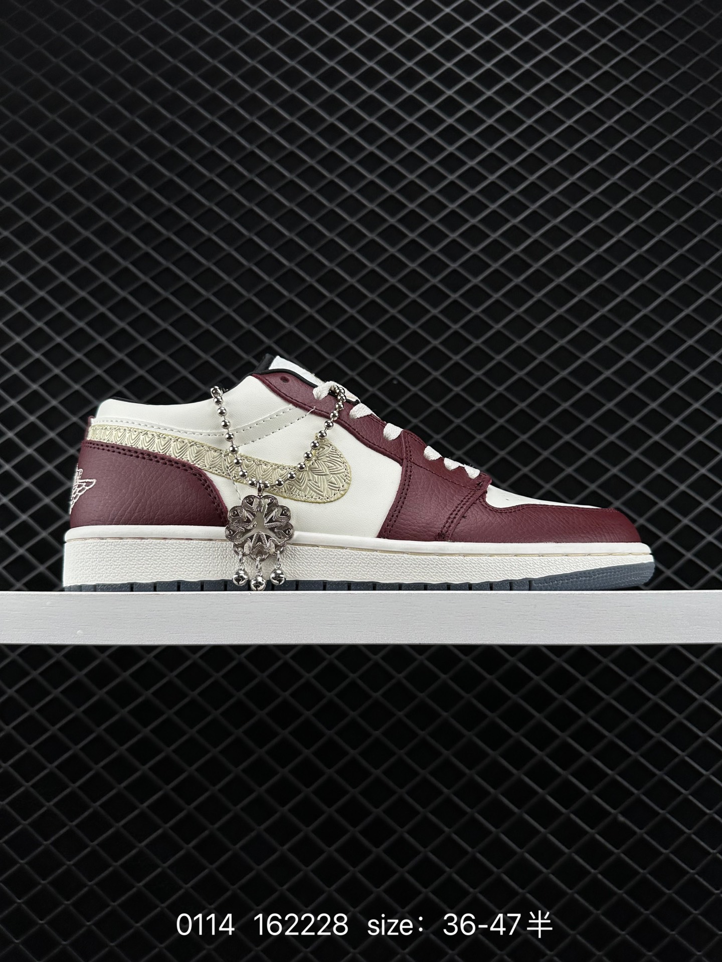 Jordan 1 Low ”Year of the Dragon“